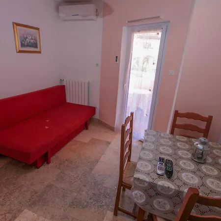 شقة Radojka
